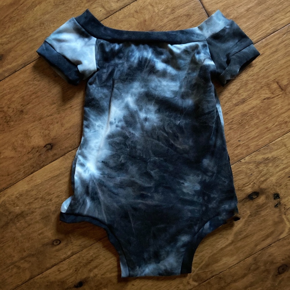 Black tie dye off shoulder Leo bodysuit